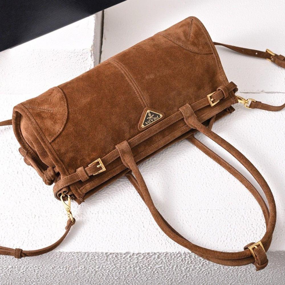 ハンドバッグ Prada Medium Handbag In Soft Lux Leather Prada Soft Lux Bag | TikTok
