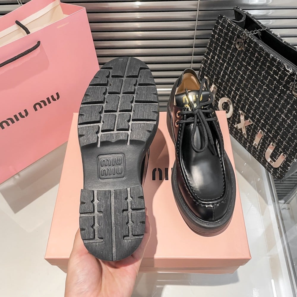 Miu Miu chunky-sole lace-up shoes - Black