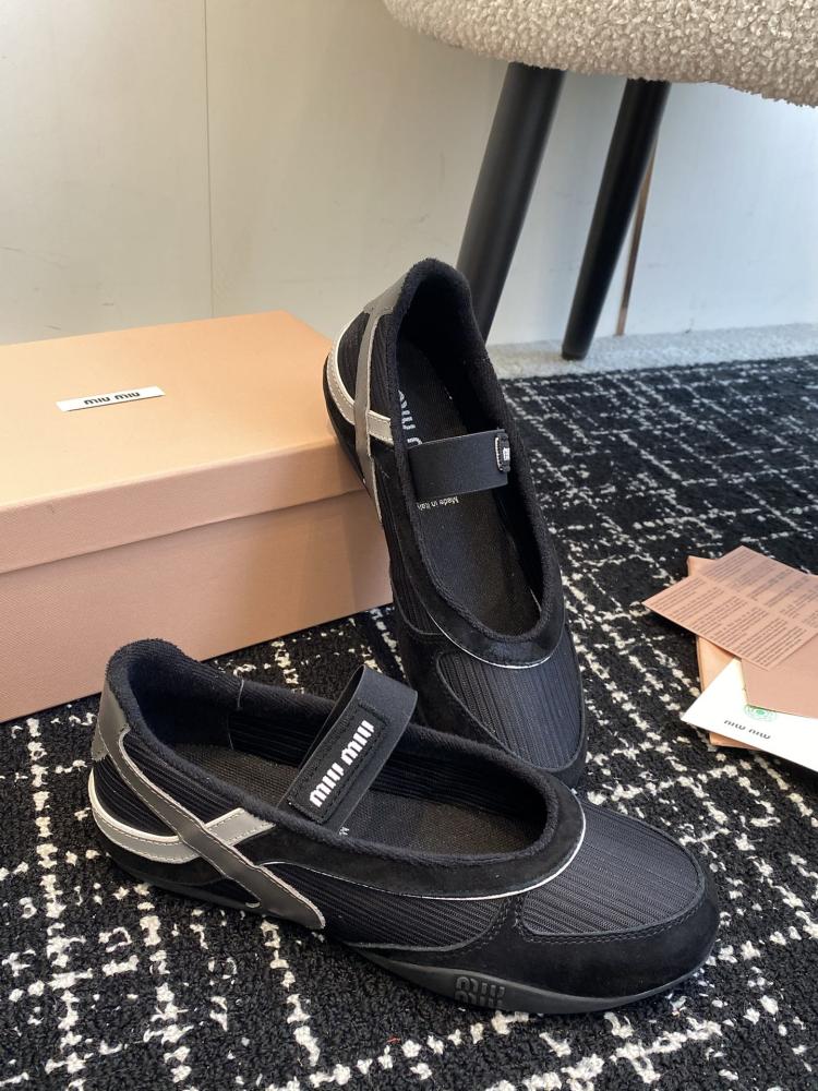 Miu Miu Gymnasium technical fabric and suede ballerinas - متجر