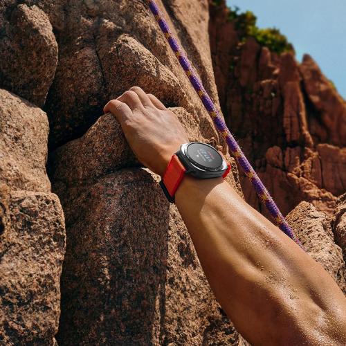 عرض استثنائي لا يُعوّض ساعة الترا مع سوار سيليكون رياضي فاخر