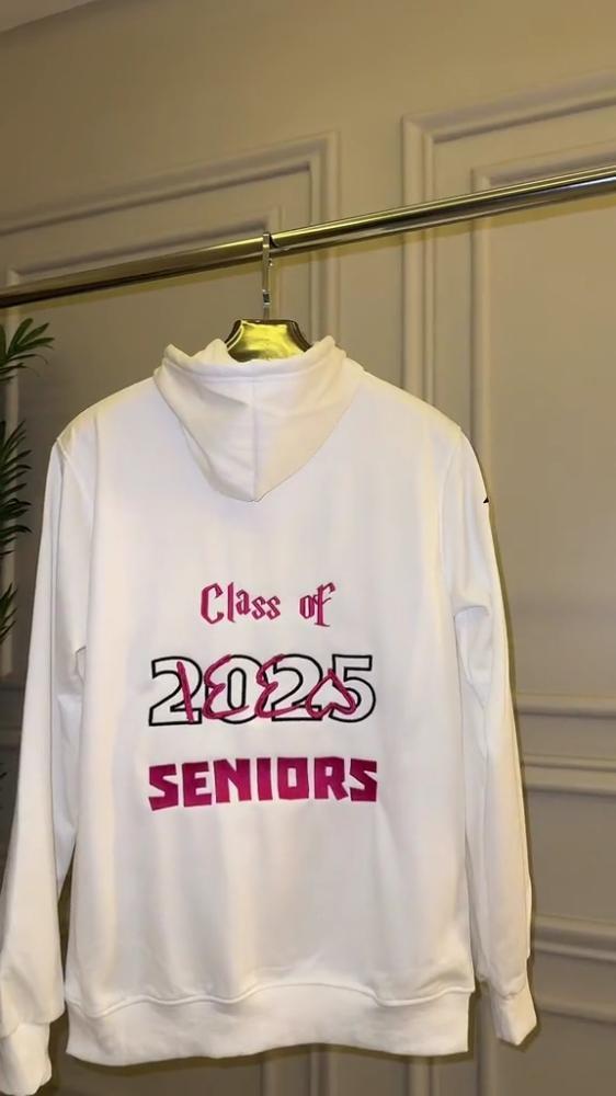 بلوفرات تخرج بتصميم حسب الطلب