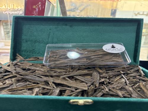 عود هندي استخدام شخصي مع هدية أوقيتين عود المجالس