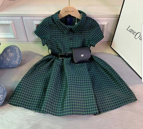 فستان أنيق بشنطه على الخصر