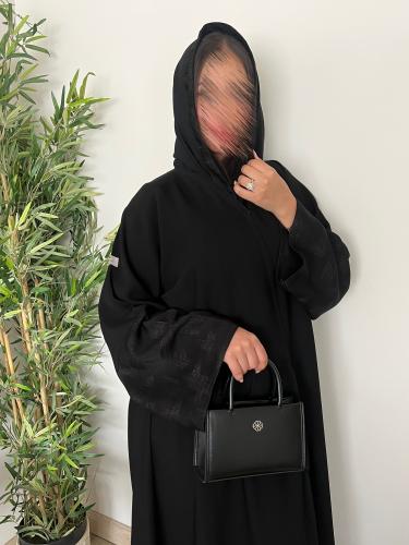 عباية كريب ملكي سوداء N12