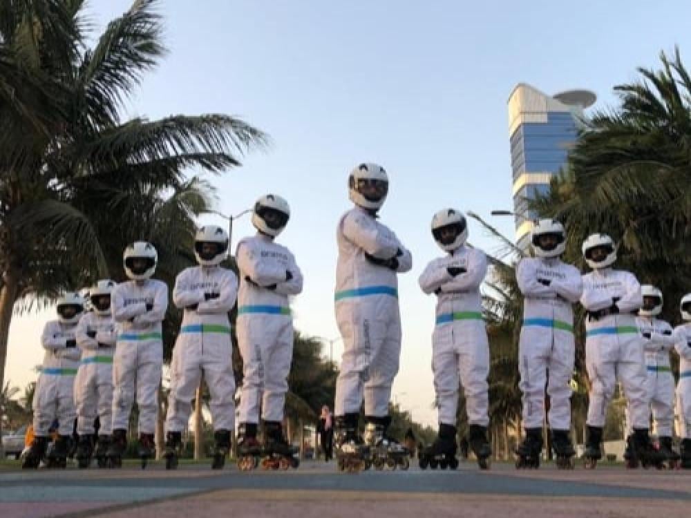 كيف يعزز الزي الموحد احترافية فريقك ويزيد ولاء عملائك؟