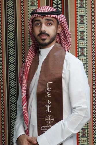 شال بتصميم يوم التأسيس