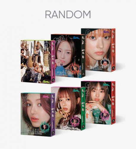 NewJeans -  ‘OMG’ [Message Card Ver - Random Cover]