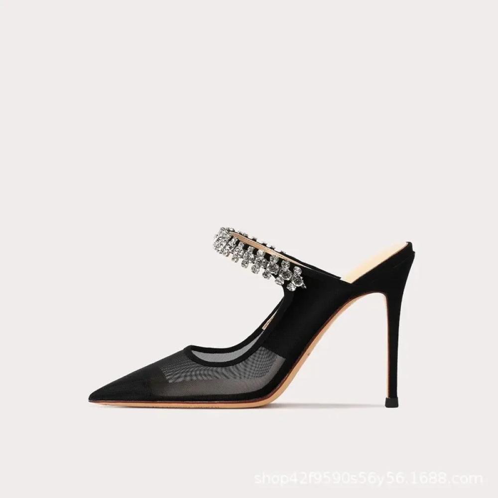 كعب عالي مدبب للنساء