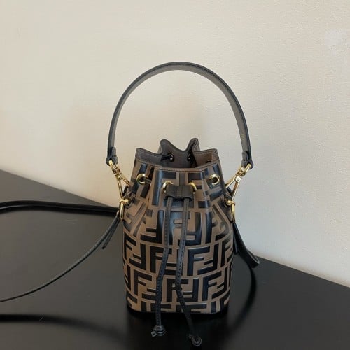 حقيبة-فندي