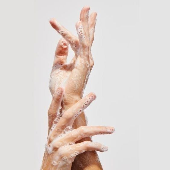 سائل اليدين