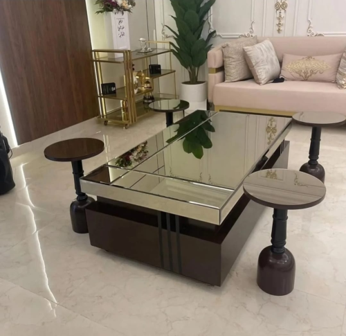 طاولة كبيرة مقاس 120 طول و 70 عرض و 50 ارتفاع مع 6...