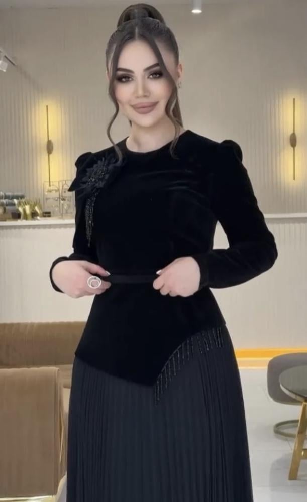 فستان مخمل اسود بيليسيه