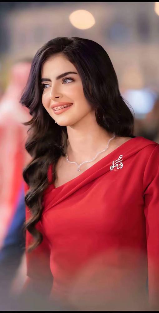 فستان شهد الشمري