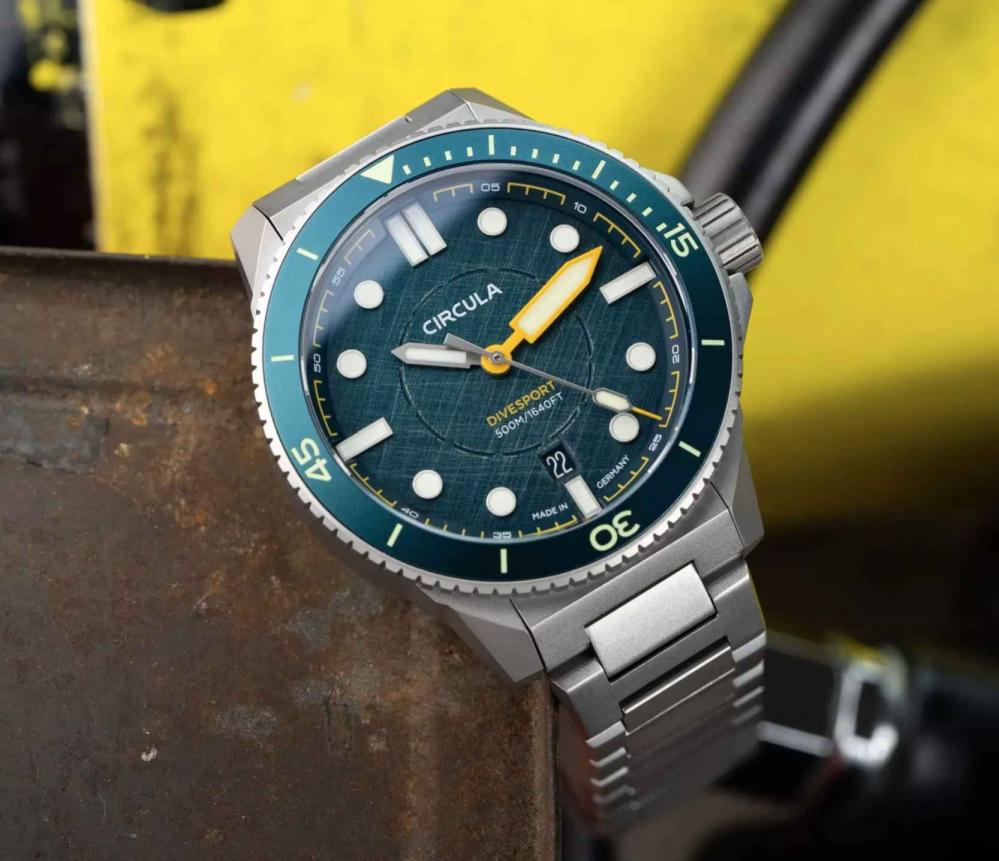 ساعة الغوص تيتانيوم صُمم بعناية ليعبّر عن التفرّد الحقيقي