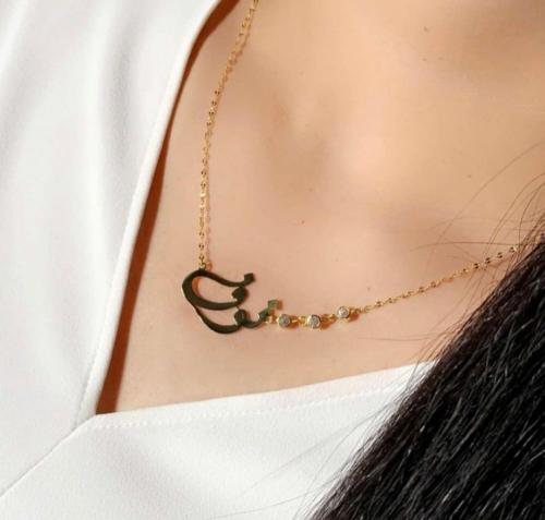 سلسال بالاسم أنيق مع 3 فصوص ناعمه