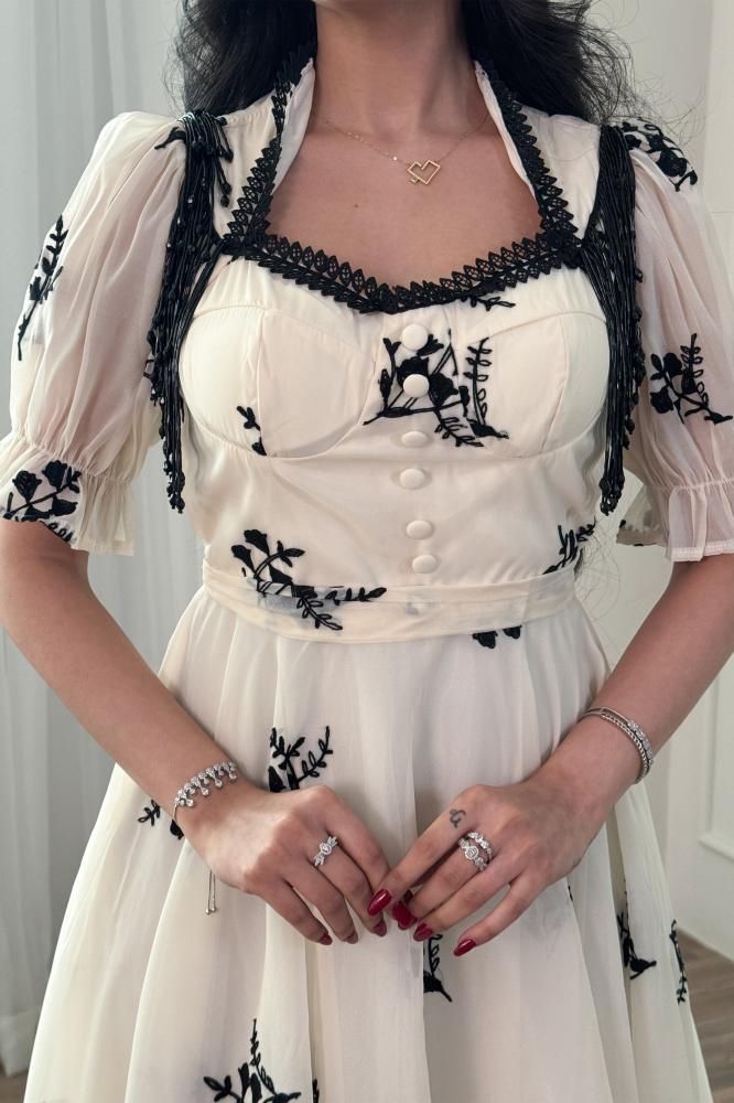 Midi dress with floral print المقاس:(L)