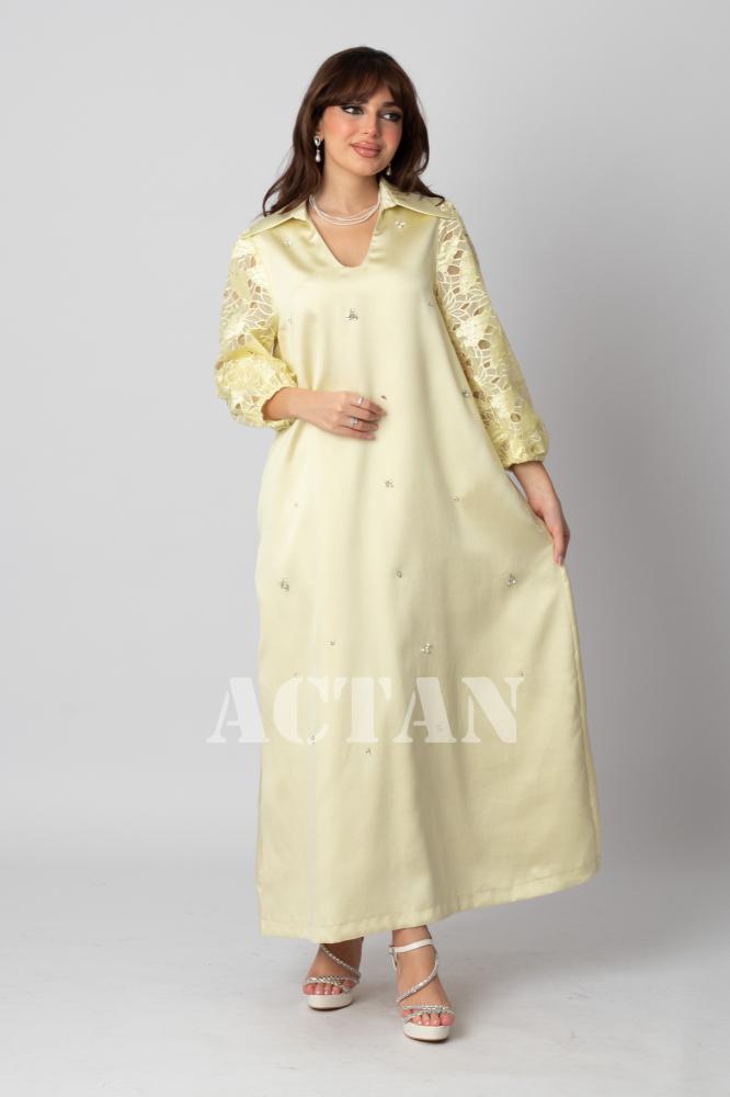 Light yellow guipure sleeve maxi dress المقاس:(L - 40)