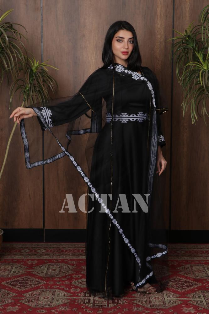 Traditional long jalabiya with black cloak المقاس:(XXL)