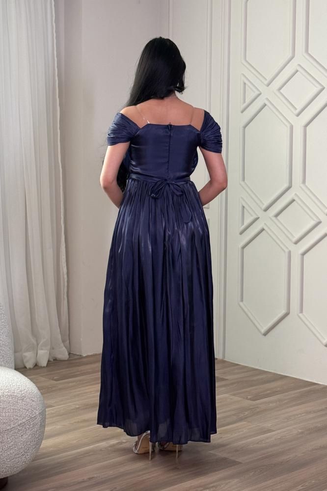 Navy blue pleated off-shoulder dress المقاس:(M)