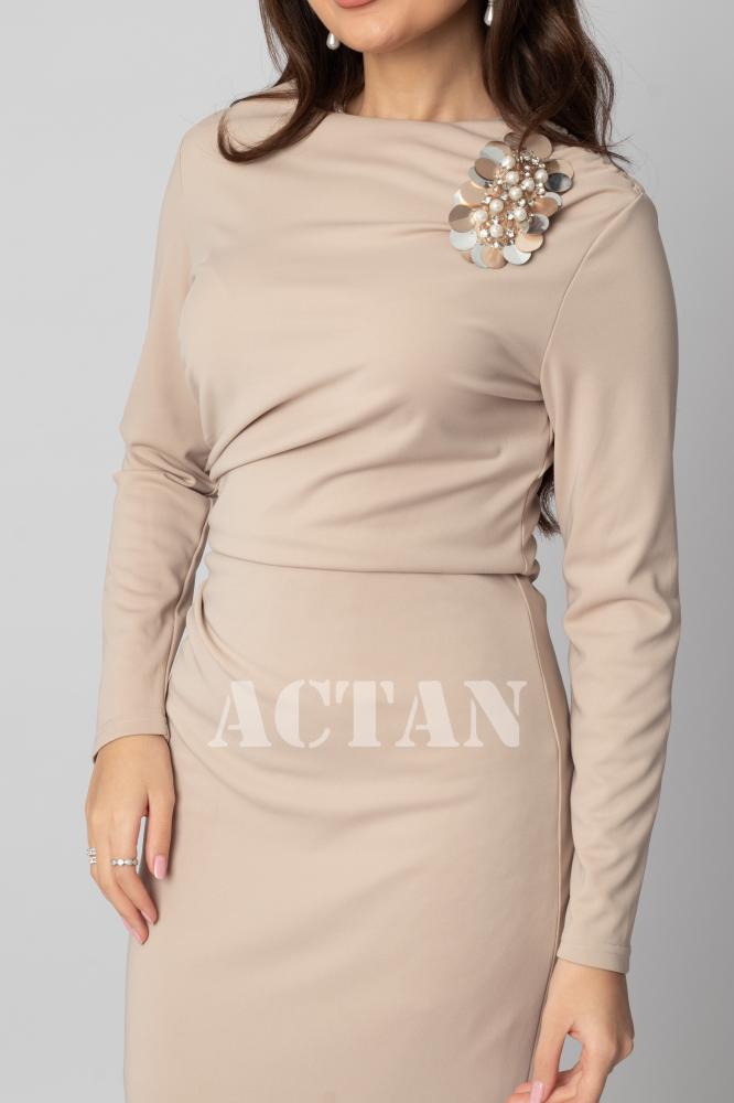 Brooch-embellished bodycon dress المقاس:(S - 36)