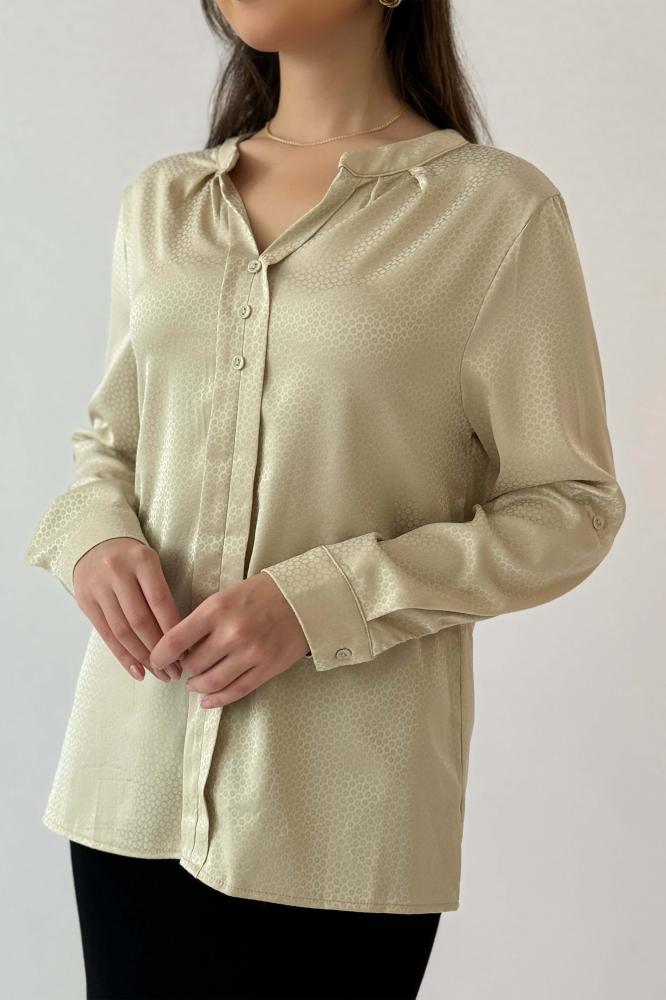 Beige patterned satin shirt المقاس:(XXL - 44)