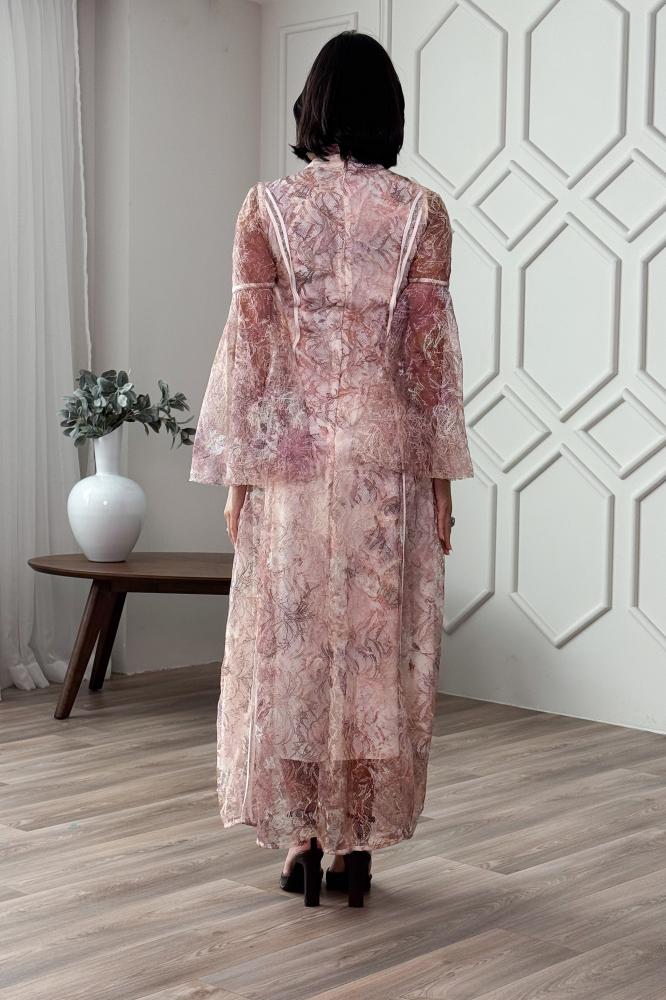 Maxi dress with wide sleeves and floral lace المقاس:(XL - 42)