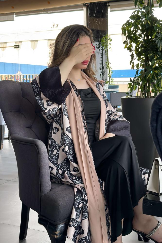 Abaya with a floral print waist tie المقاس:(54)