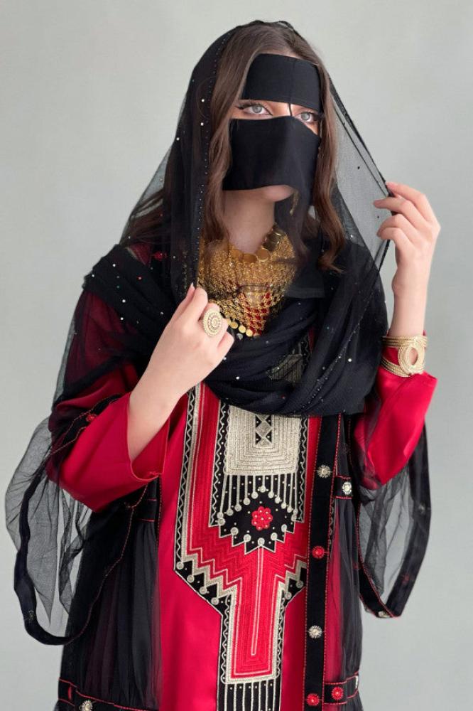 Two-piece embroidered traditional red jalabiya المقاس:(L)