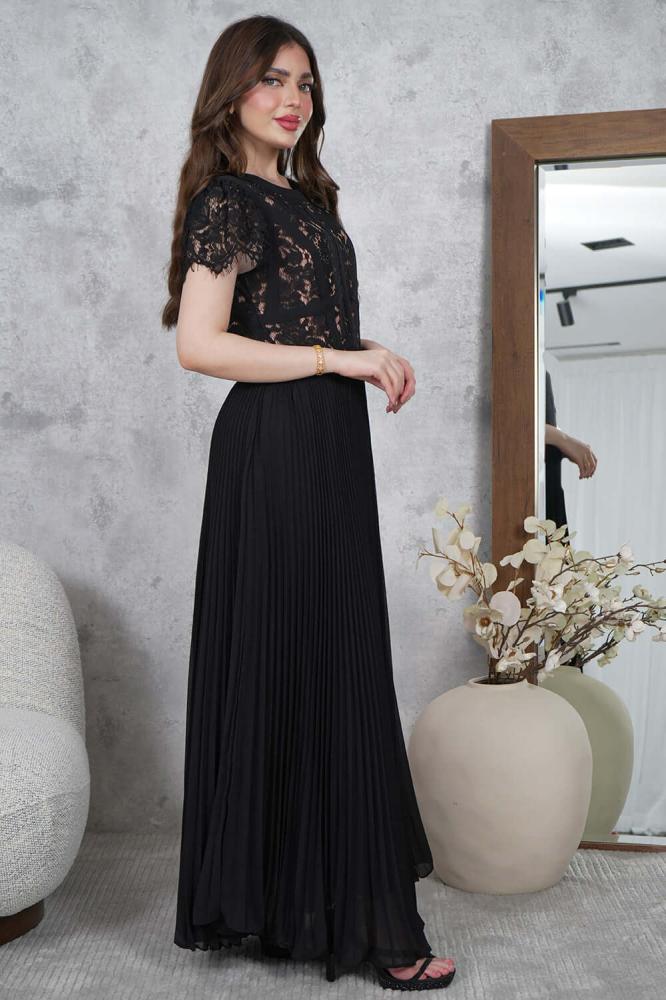 Long pleated chiffon dress المقاس:(M - 38)