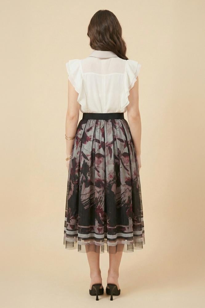 Beige Crystal Embellished Blouse and Skirt Set المقاس:(XL - 42)
