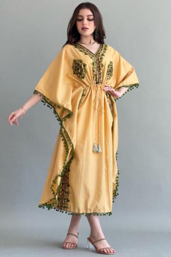 Yellow embroidered butterfly jalabiya المقاس:(M)
