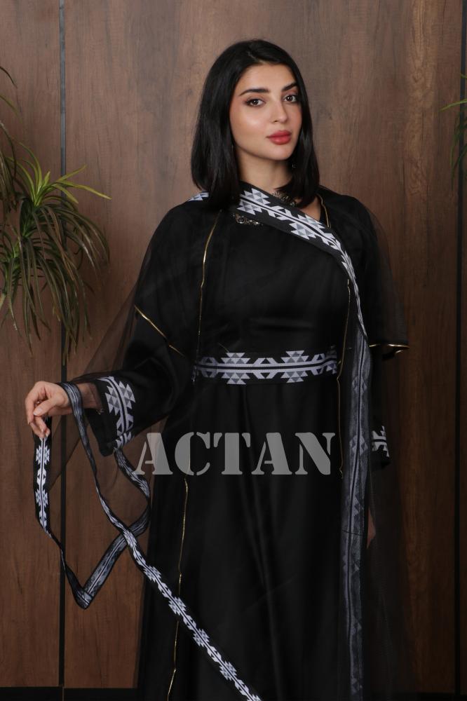 Traditional long jalabiya with black cloak المقاس:(XXL)