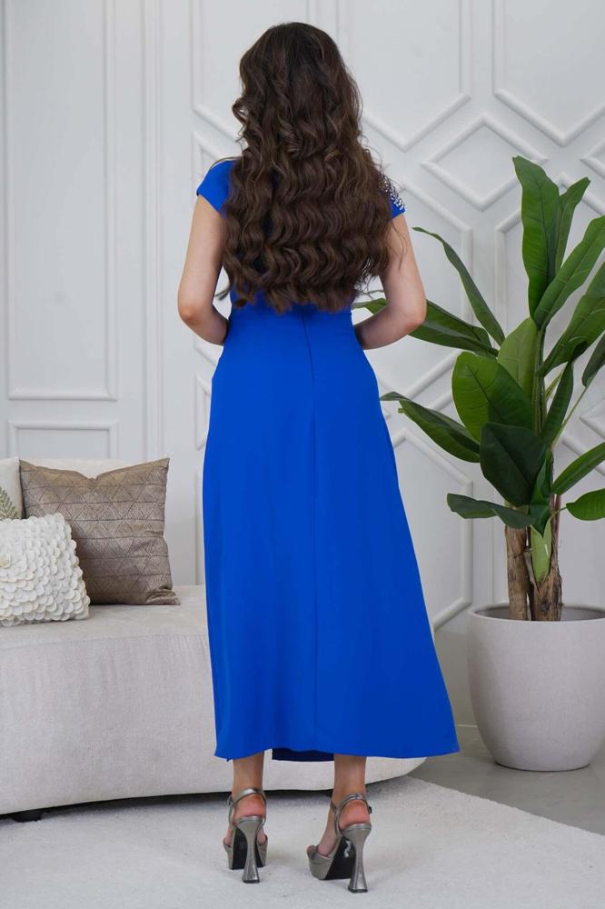 Blue crystal embellished crepe maxi dress المقاس:(XXL - 44)