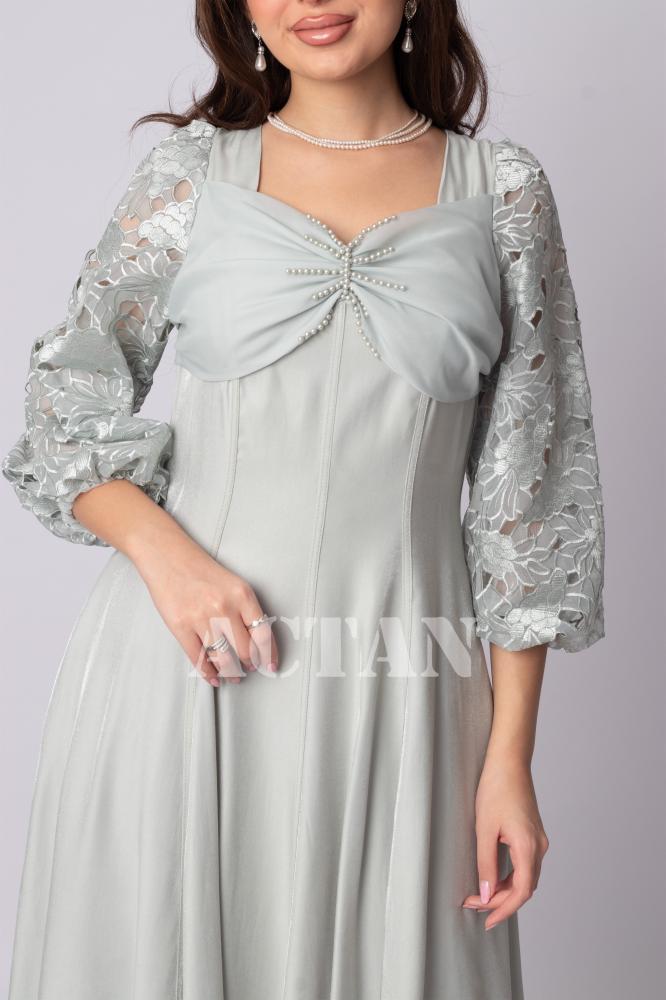 Pearl-embellished guipure sleeve midi dress المقاس:(M - 38)