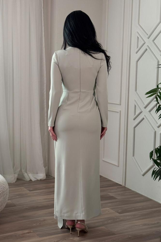 Light green draped maxi dress with rose appliqués المقاس:(M - 38)
