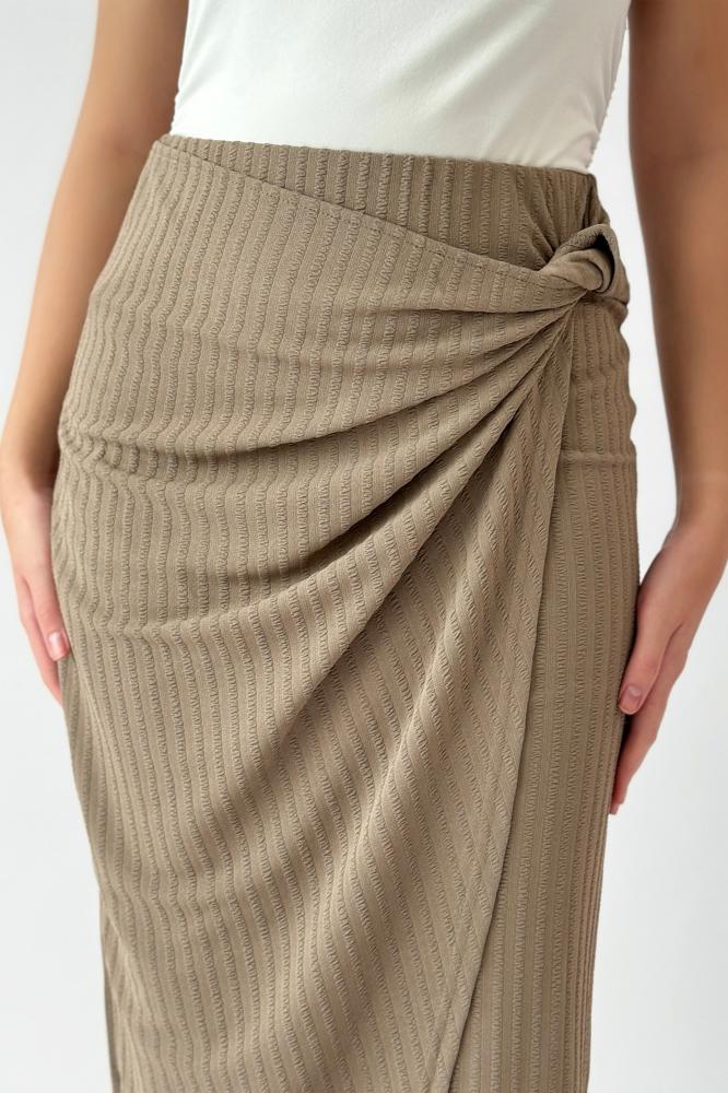 Khaki pleated wrap mini skirt المقاس:(L)