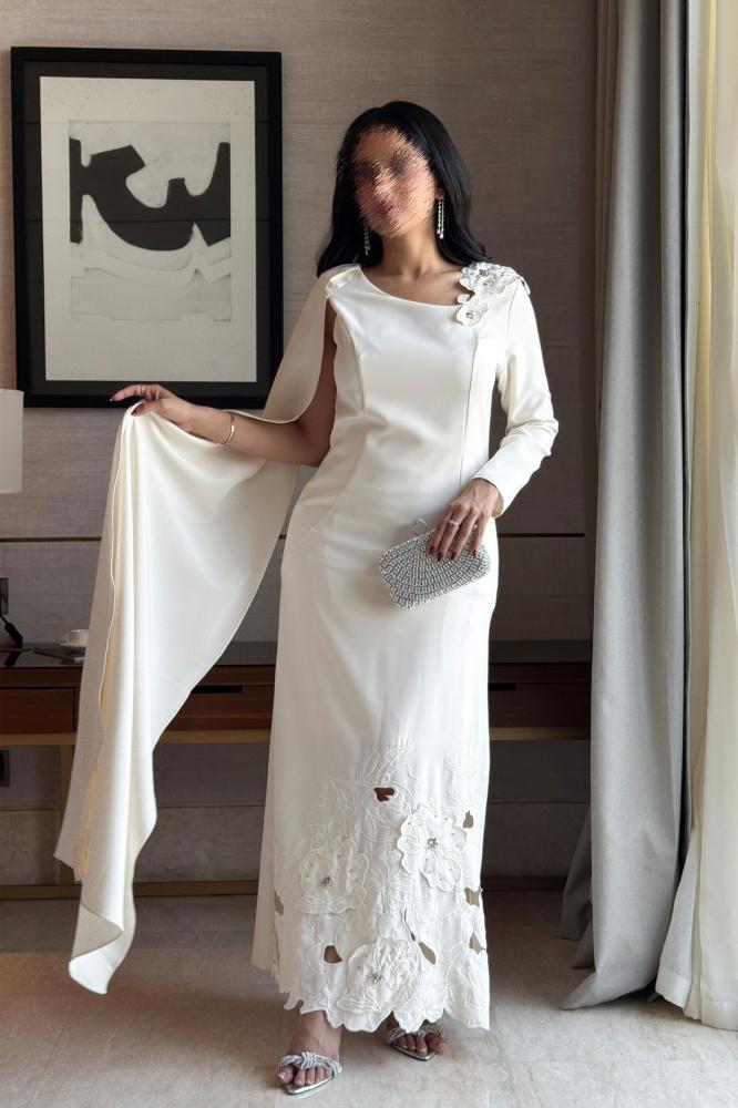 Light beige English embroidery cape maxi dress المقاس:(M - 38)