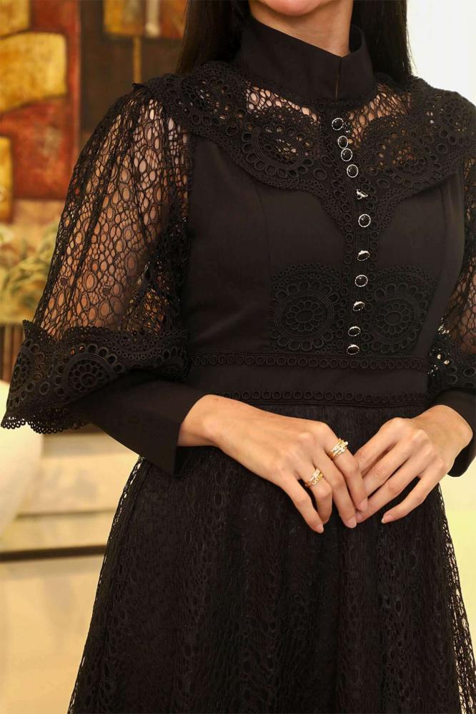 Elegant black midi lace dress المقاس:(L - 40)
