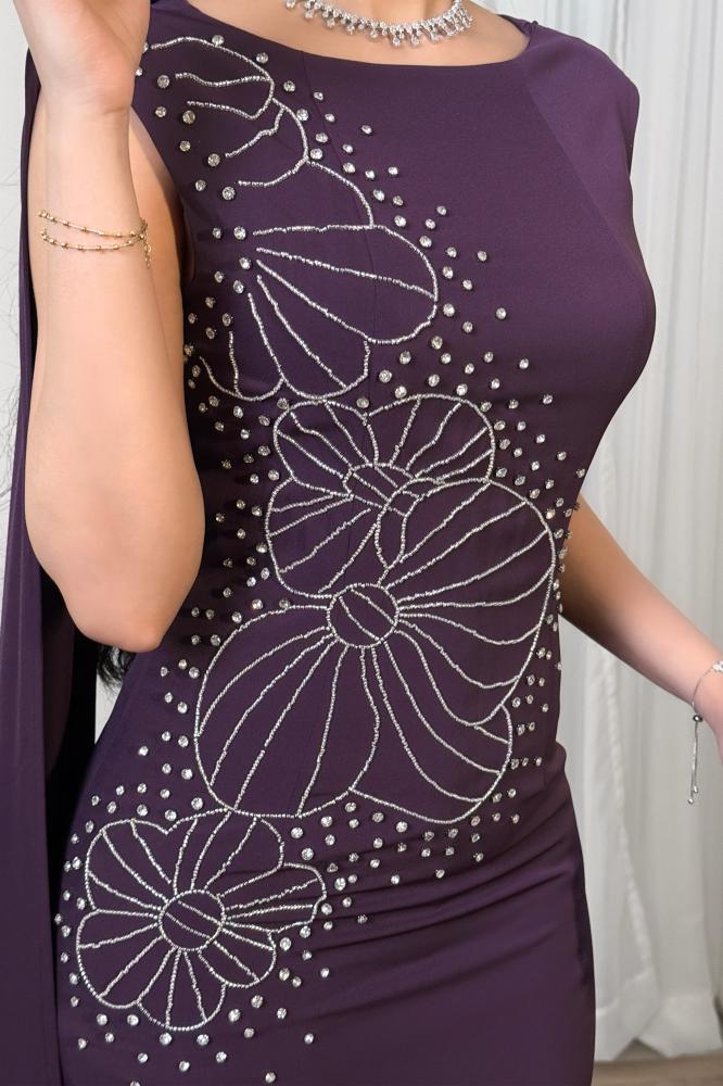 Maxi dress with shoulder scarf المقاس:(M - 38)