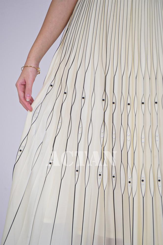Beige pleated midi dress المقاس:(XL - 42)