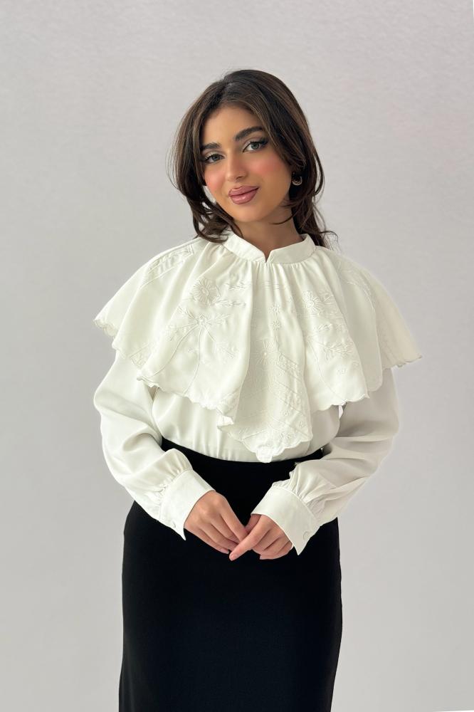 White crepe blouse with embroidered ruffle neck المقاس:(L)