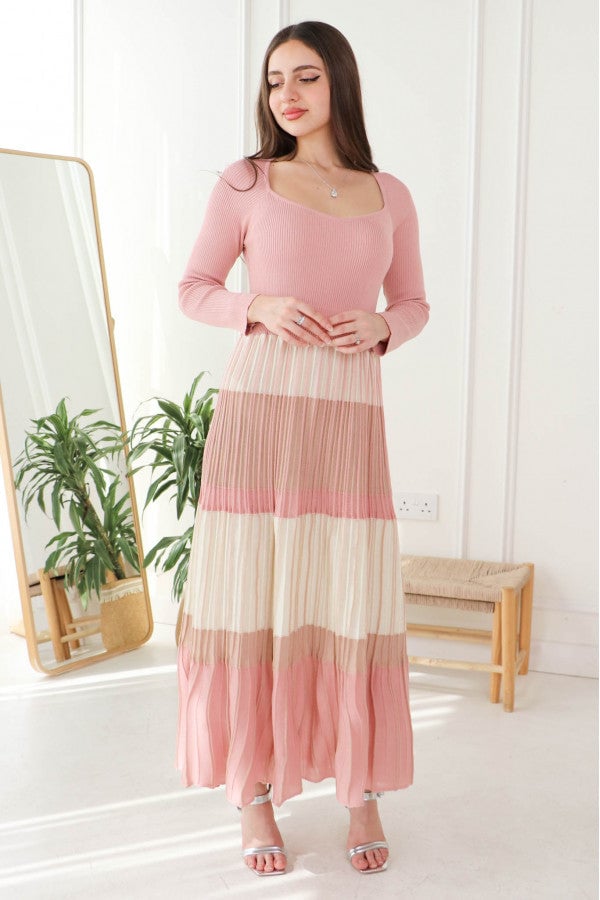Long dress with a heart collar in pink