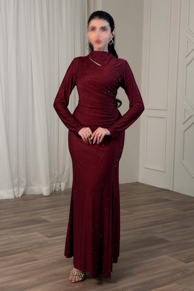 Burgundy maxi dress with slit on the chest المقاس:(L - 40)