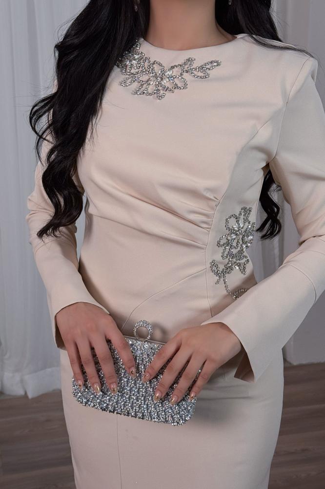 Elegant beige crystal-embellished fitted dress المقاس:(S - 36)