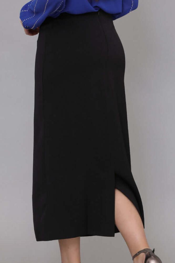 Black high waist midi skirt المقاس:(S)