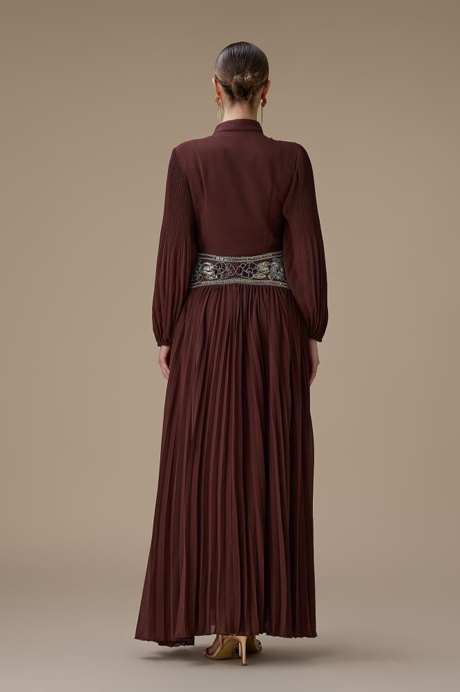 فستان طويل بني بكسرات المقاس:(XXL - 44)