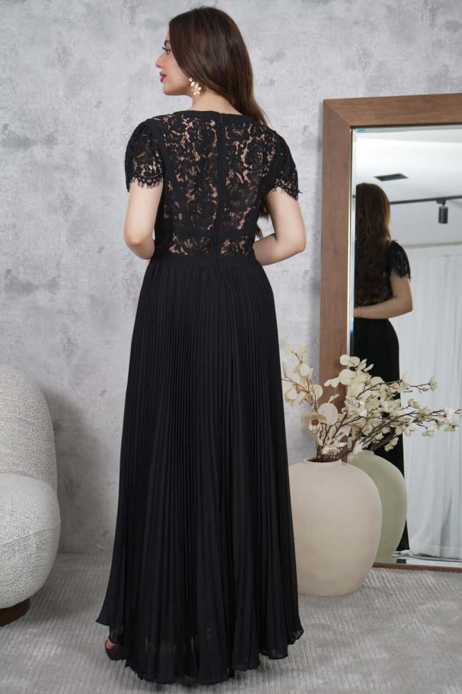 Long pleated chiffon dress المقاس:(M - 38)
