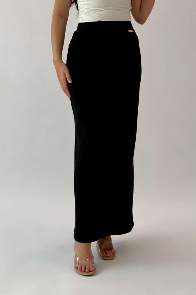 Black long, slim-fit skirt المقاس:(XXL - 44)