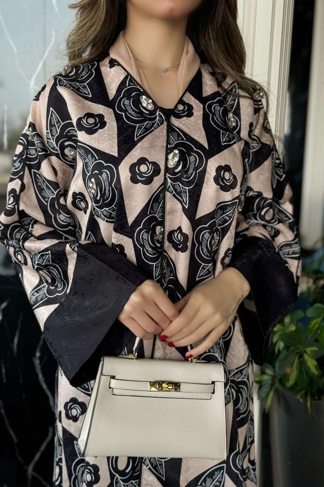 Abaya with a floral print waist tie المقاس:(54)