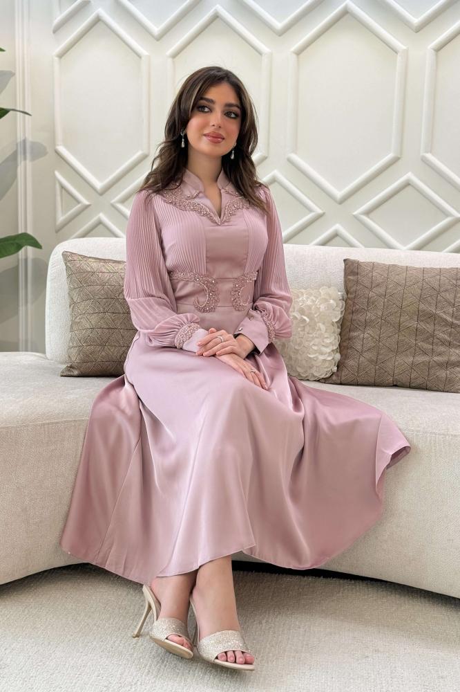 Pink ruffled midi dress المقاس:(M - 38)